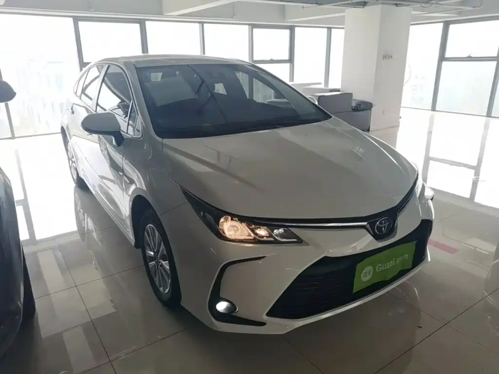 Фото 4 - Toyota Corolla