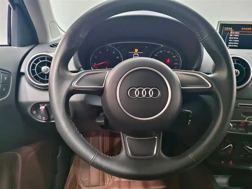 Audi A1 2016 30 TFSI Sportback Design Style Edition фото 12