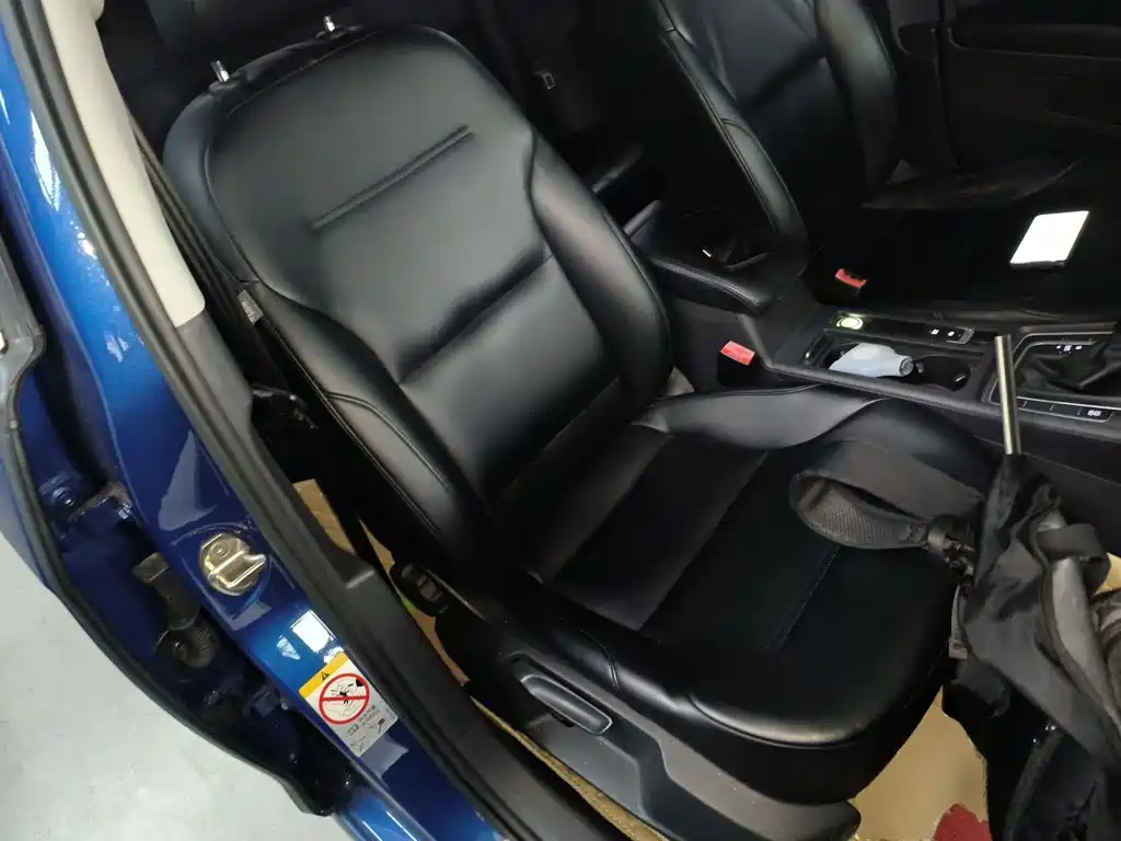 Фото 20 - Volkswagen Golf
