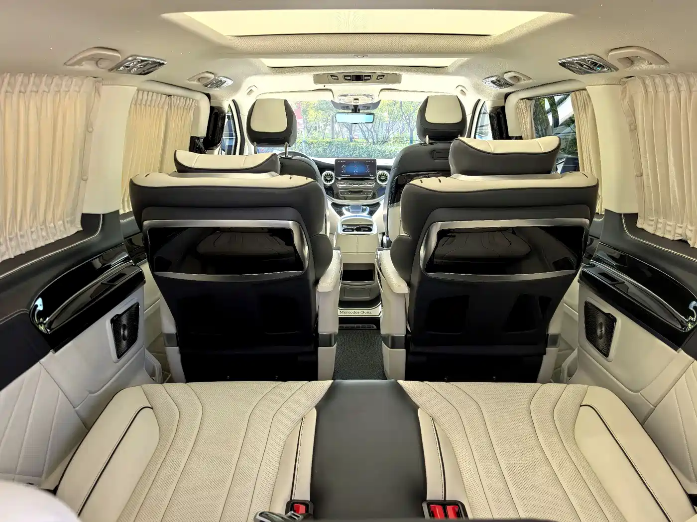 Mercedes-Benz V-Class 2022 V 260 L Long Wheelbase Prestige Edition фото 21