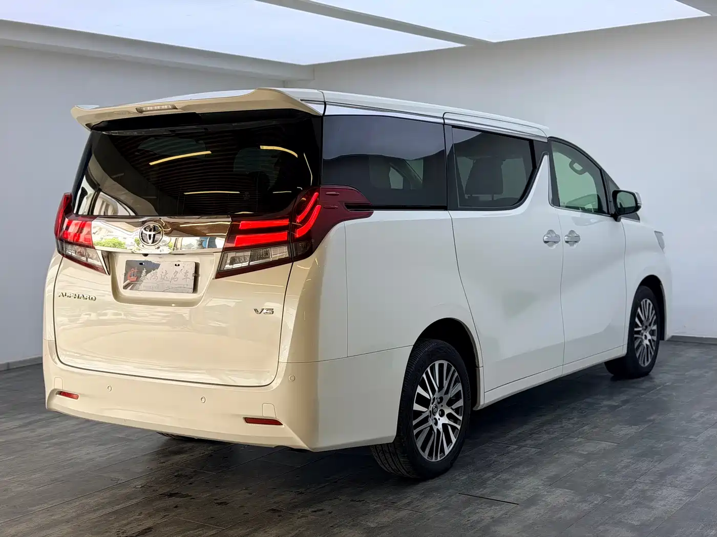 Toyota Alphard 2018 3.5L Luxury фото 7