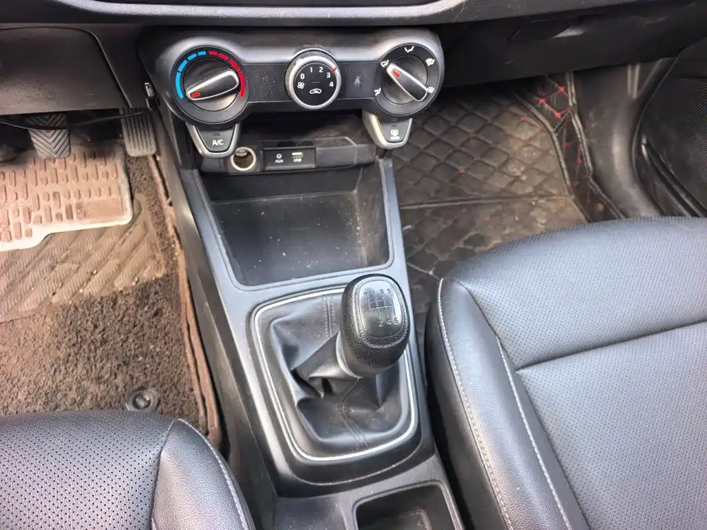 Kia K2 2018 2017 Sedan 1.4L MT GLS