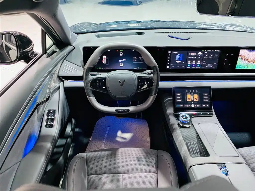 Voyah Auto VOYAH Zhuiguang 2024 PHEV AWD Ultra-long Range Executive Edition фото 15
