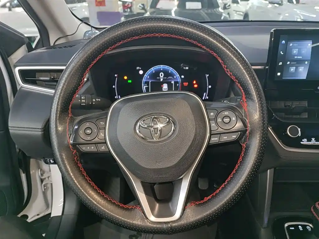 Toyota Frontlander 2023 2.0L CVT Leading Edition фото 11