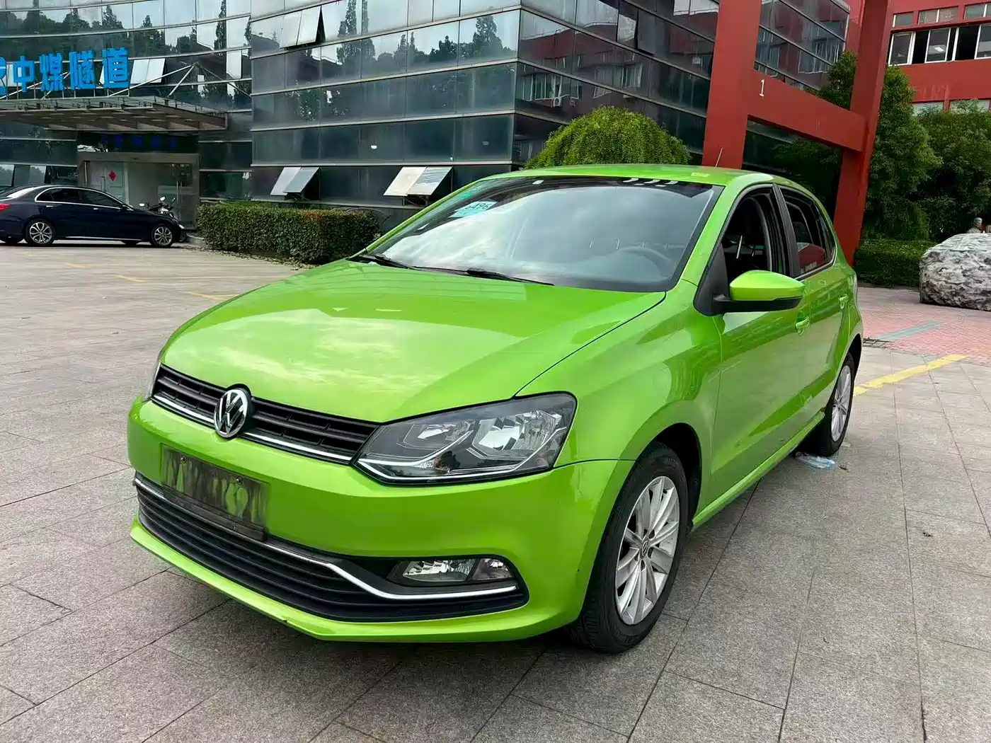 Volkswagen Polo 2014 1.6L Automatic Comfort Edition фото 3