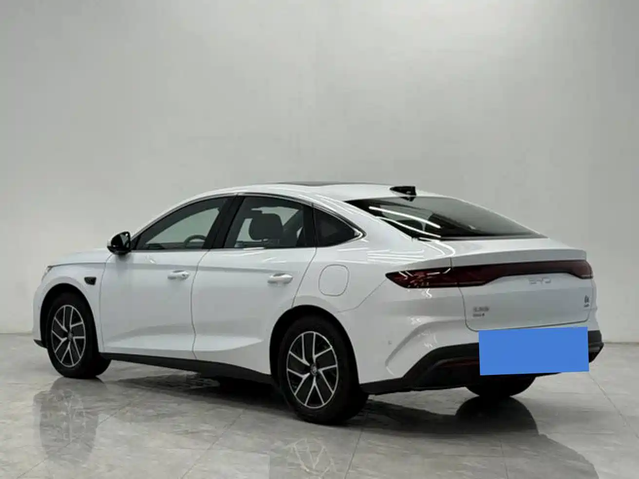 BYD Qin L 2025 DM-i Smart Drive Edition 120KM Surpassing фото 2
