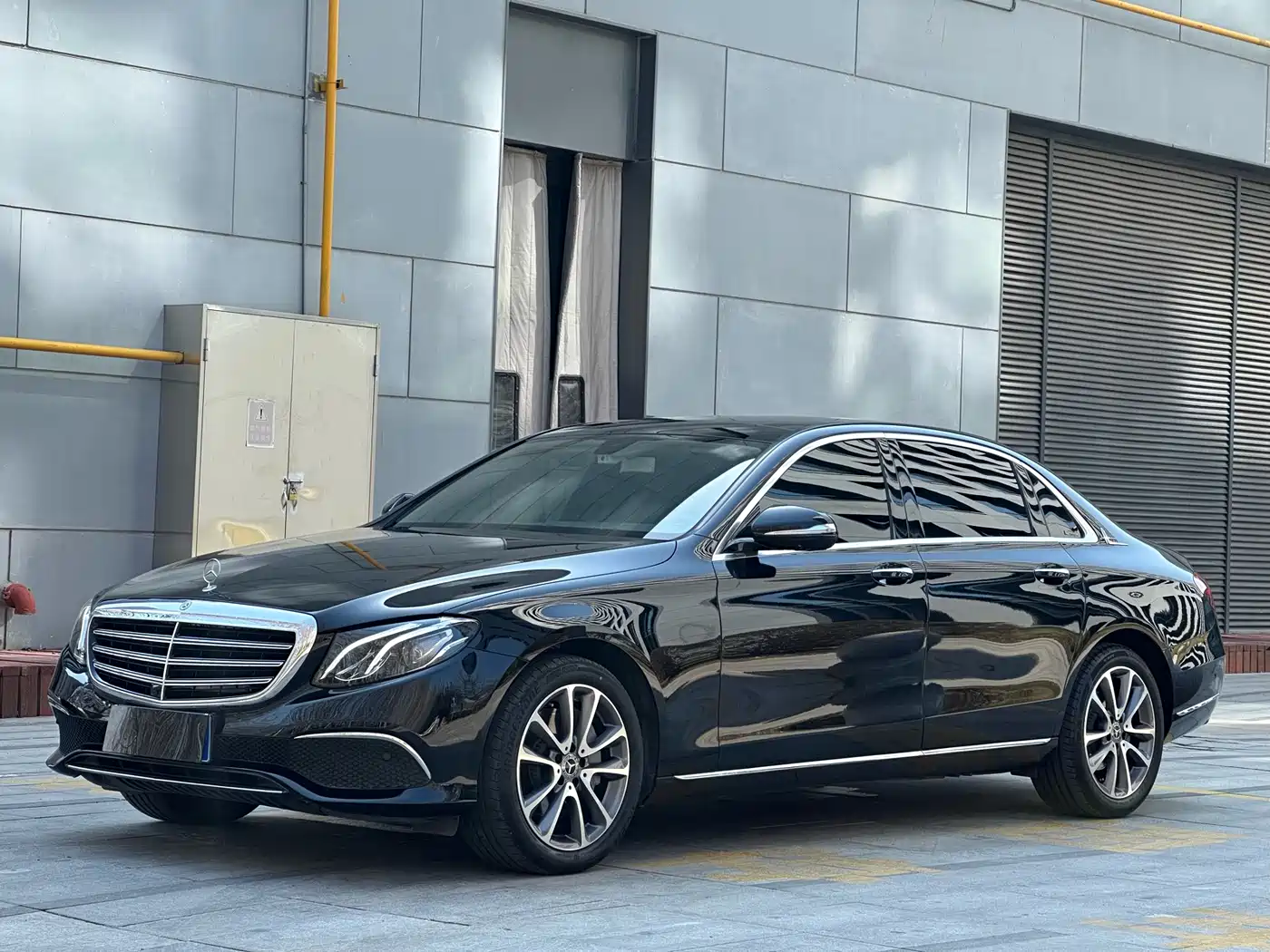 Mercedes-Benz E-Class 2019 E 300 L Fashion