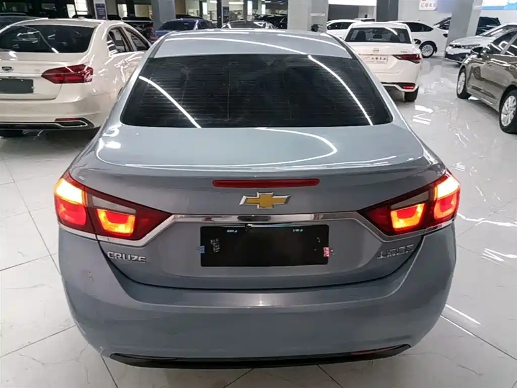 Chevrolet Cruze 2015 1.5L Automatic Fashion Navigation Edition фото 6