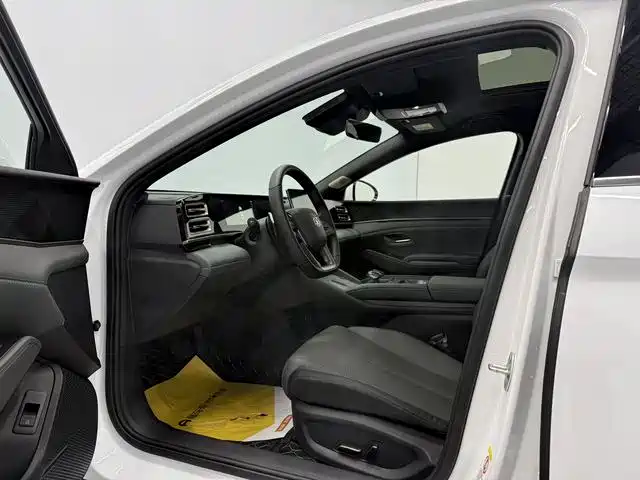 BYD Qin L 2025 DM-i Smart Drive Edition 120KM Surpassing фото 18