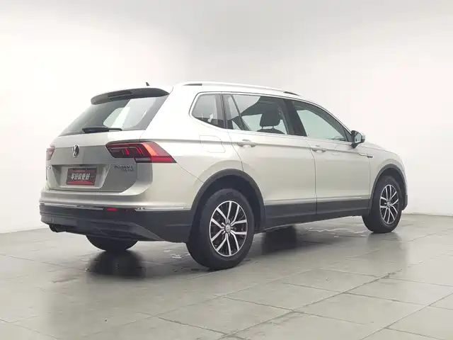 Volkswagen Tiguan L 2017 330TSI Automatic 2WD Luxury Edition — фото 2