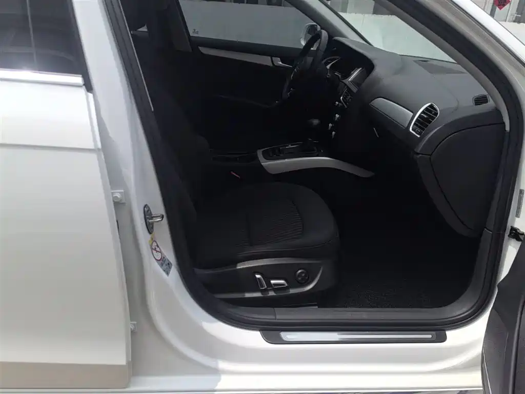 Audi A4L 2016 35 TFSI Collector's Edition Automatic Standard фото 25