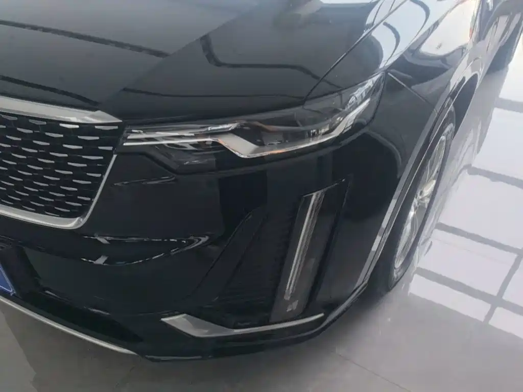Photo 24 - Cadillac XT6