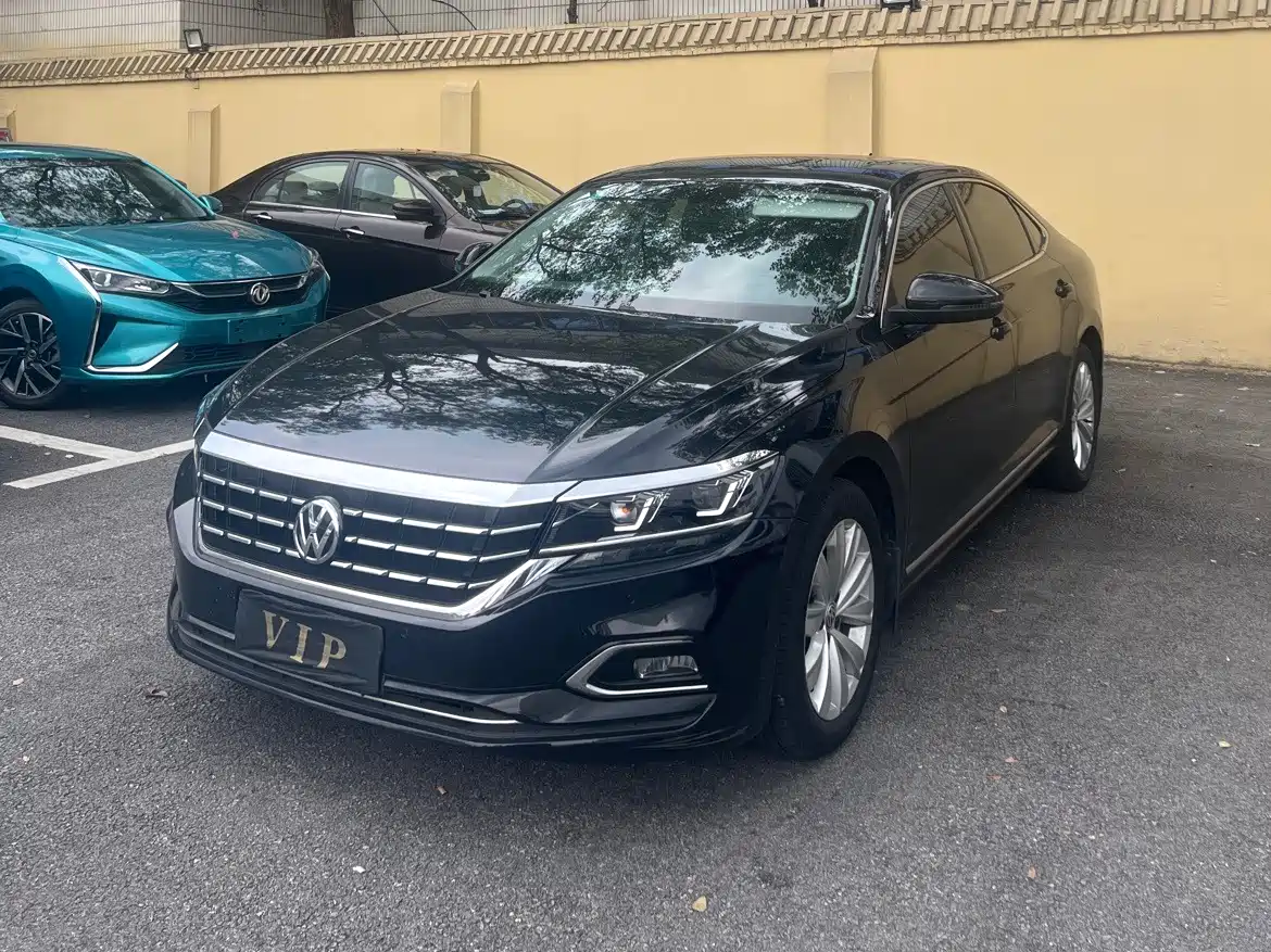Фото 1 - Volkswagen Passat