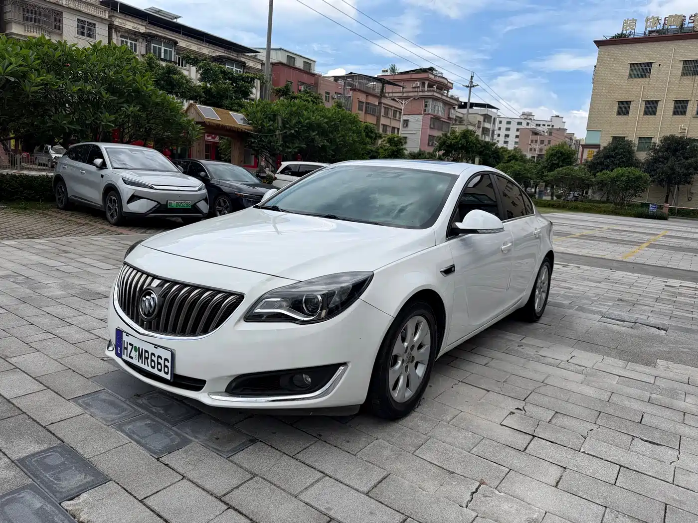Buick Regal 2015 1.6T Leading Tech Edition