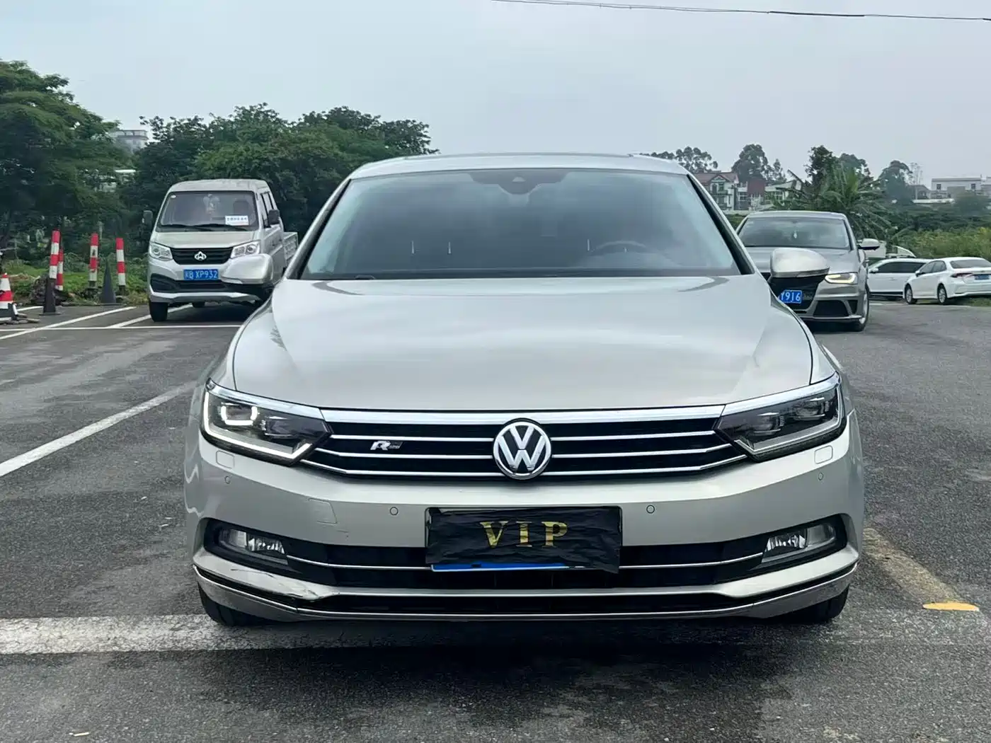 Volkswagen Magotan 2017 330TSI DSG Premium фото 2