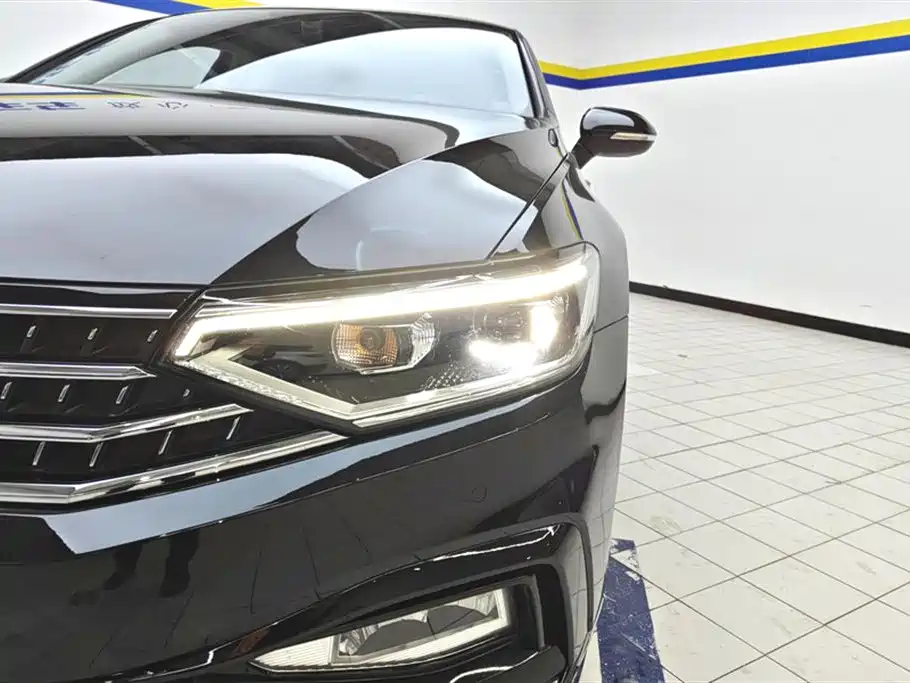 Volkswagen Magotan 2023 2 Million Units Anniversary Edition 330TSI DSG Leading Type фото 5