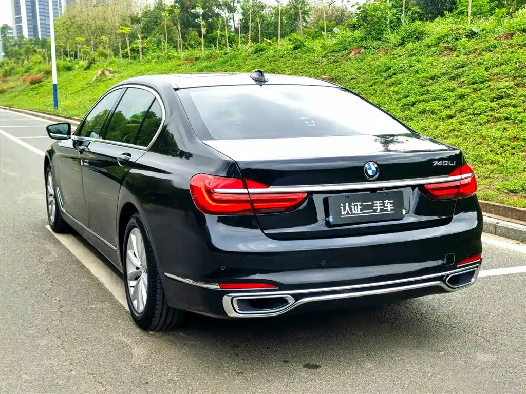 BMW 7 Series 2017 730Li Leading Edition фото 5