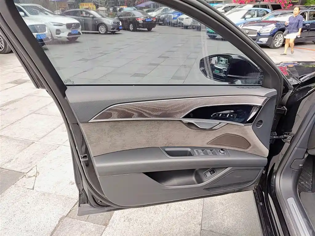 Audi A8 2021 A8L 50 TFSI quattro Comfort фото 6