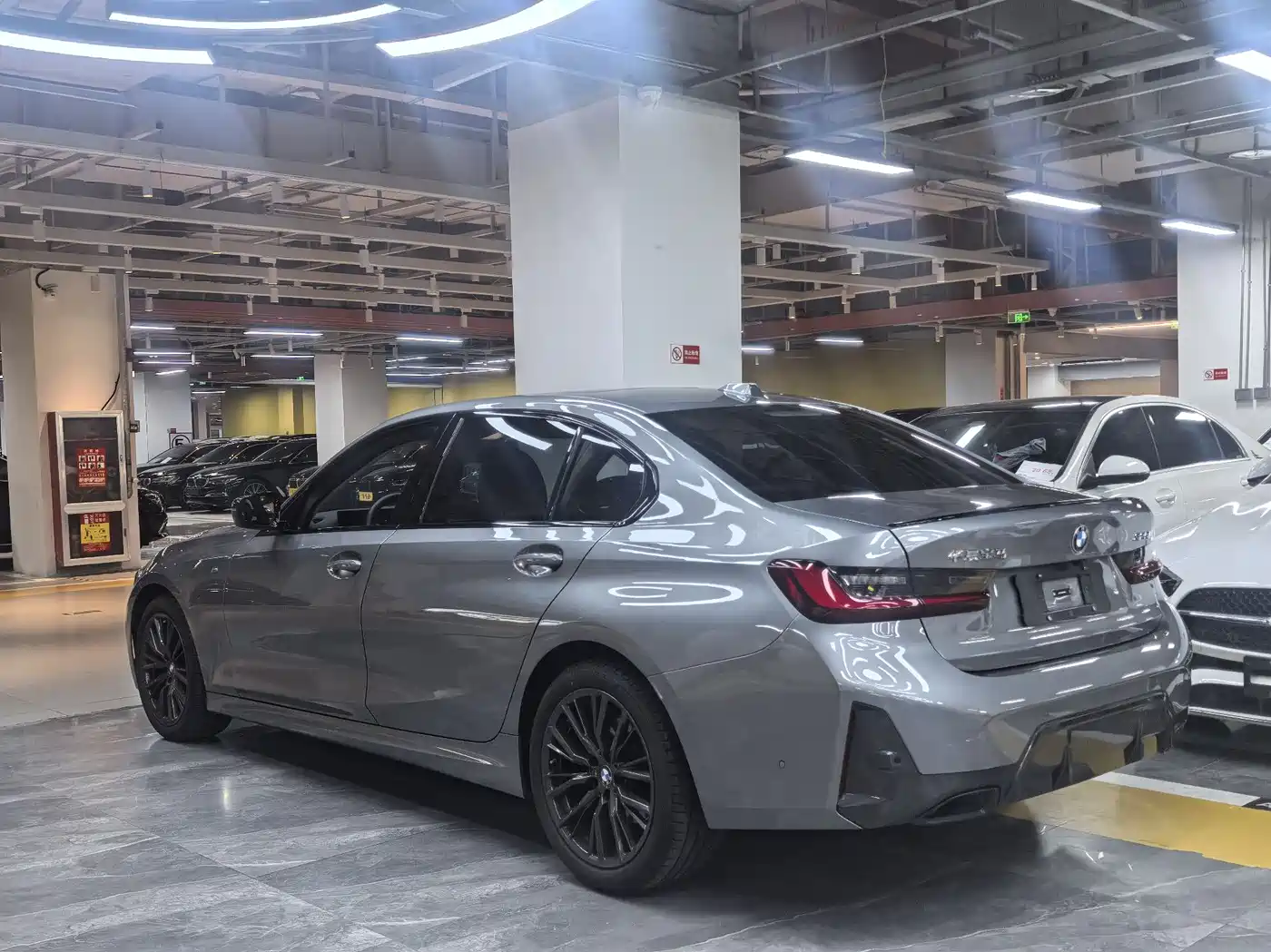 BMW 3 Series 2024 325Li M Sport Shadowline Package фото 9