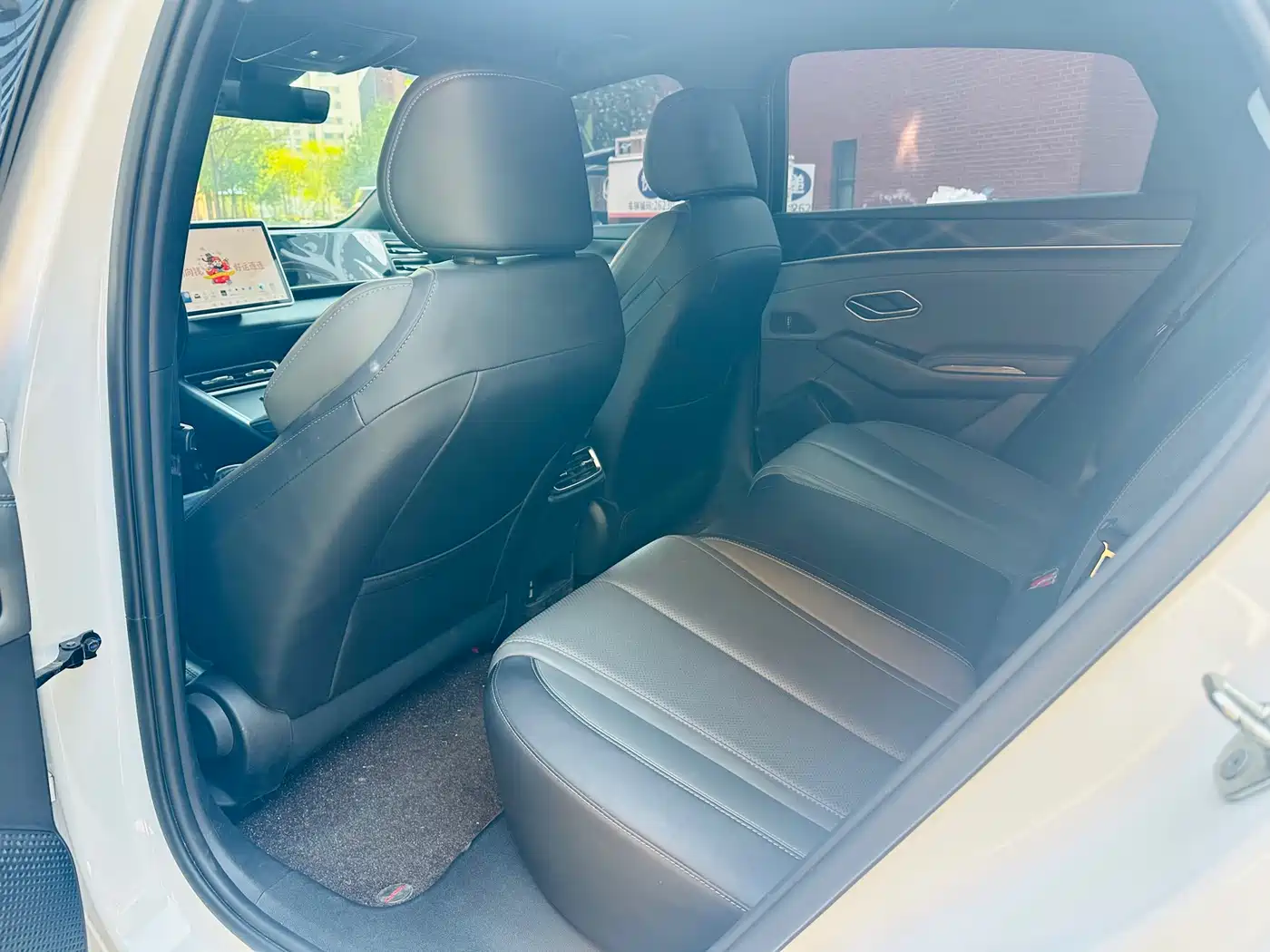 BYD Qin L 2025 DM-i Smart Drive Edition 80KM Leading фото 14