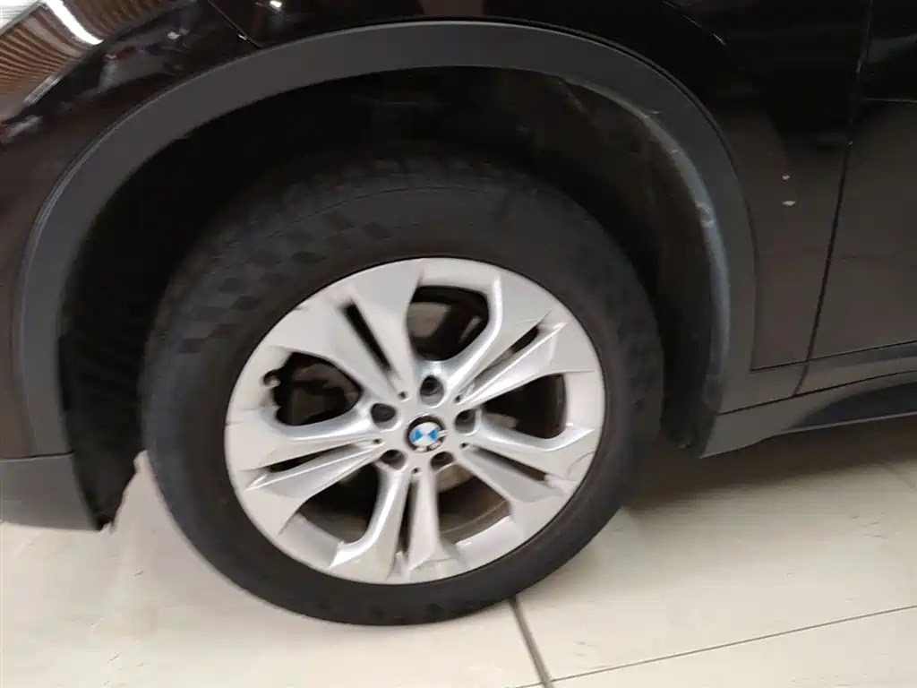 BMW X1 2016 sDrive18Li Premium Model фото 23