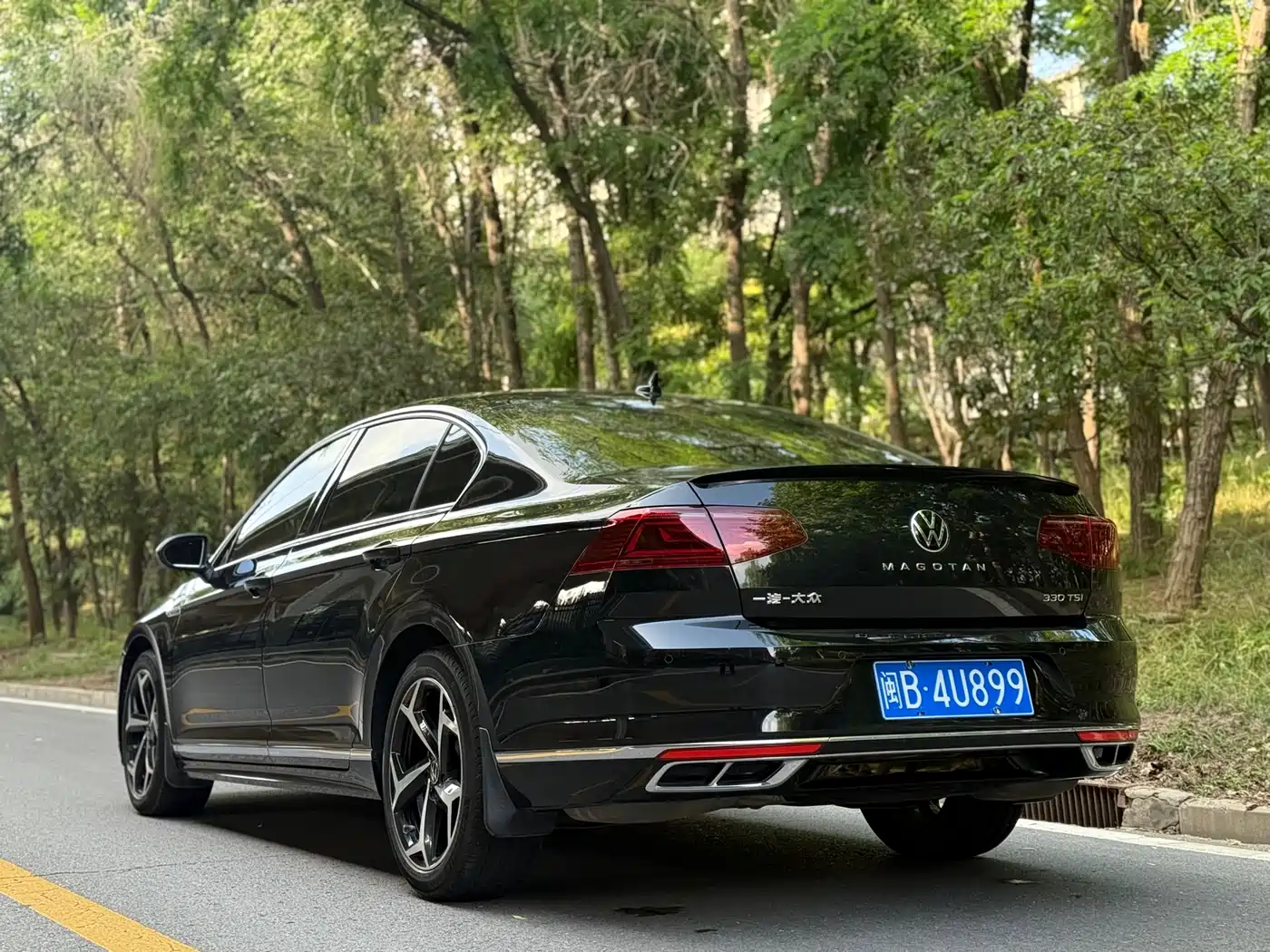 Volkswagen Magotan 2023 Model 2 Million Commemorative Edition 330TSI DSG Luxury фото 9