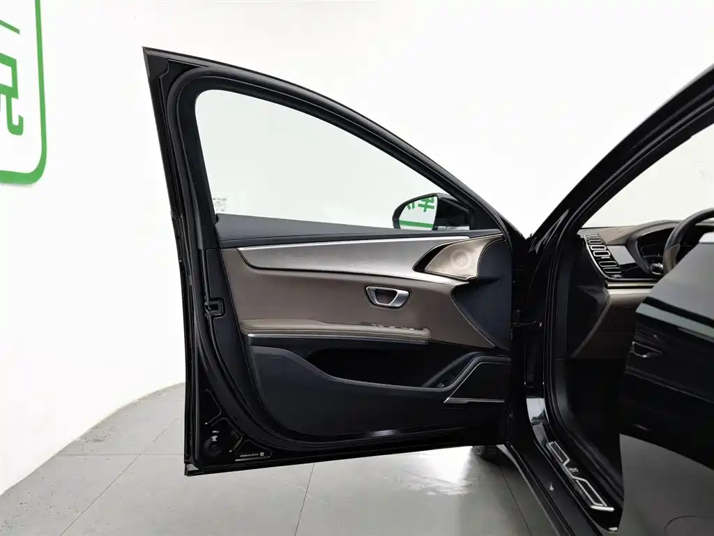 BYD HAN