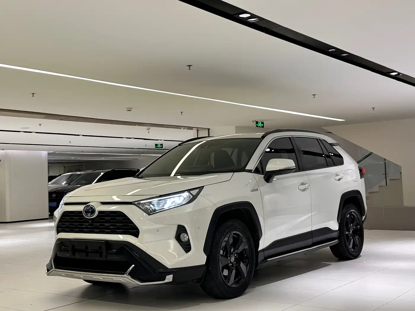 Toyota RAV4 Rongfang 2021 Hybrid 2.5L E-CVT AWD Elite PLUS Edition фото 2