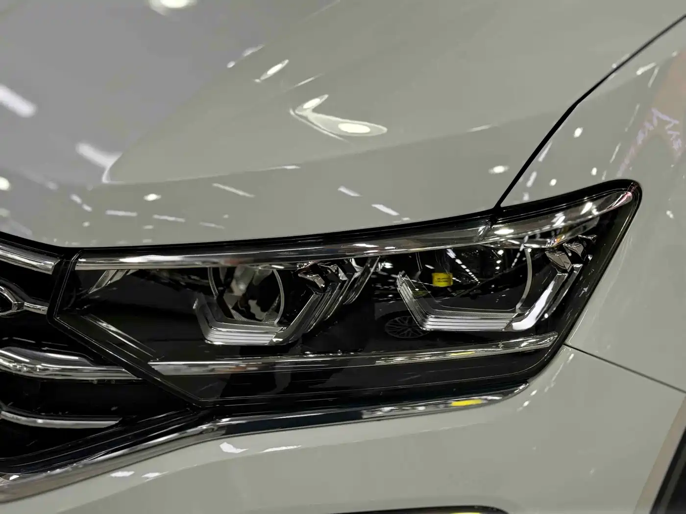 Volkswagen Tayron 2021 330TSI 2WD Luxury Smart Connect Edition фото 5