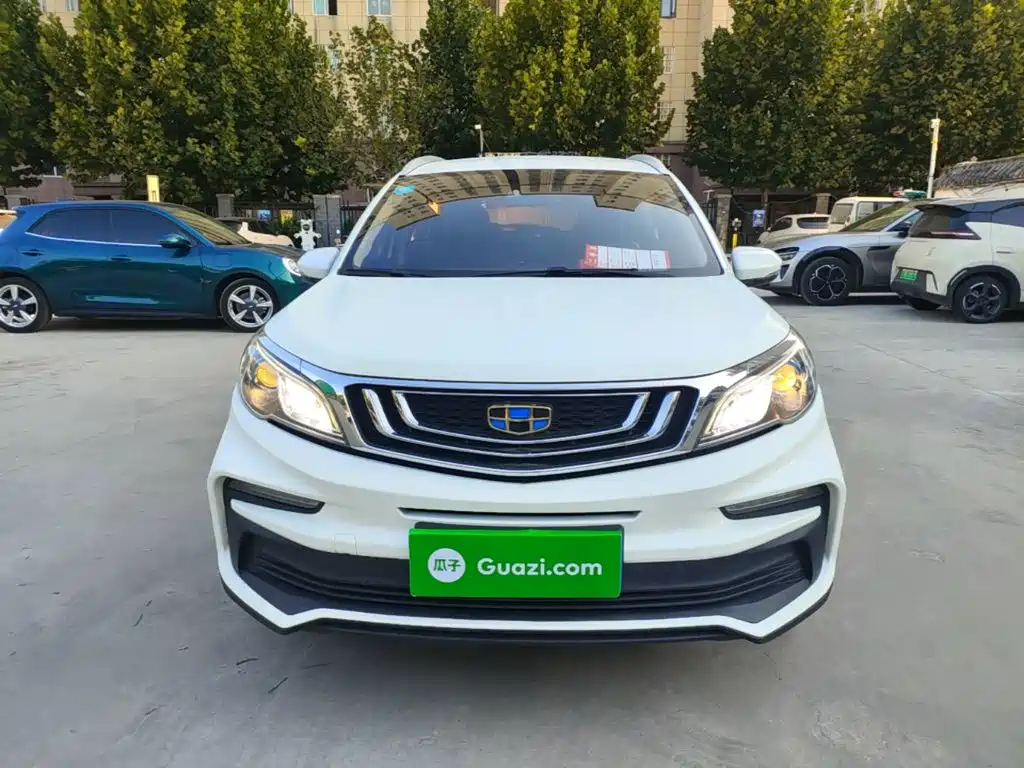 Фото 3 - Geely Vision X3
