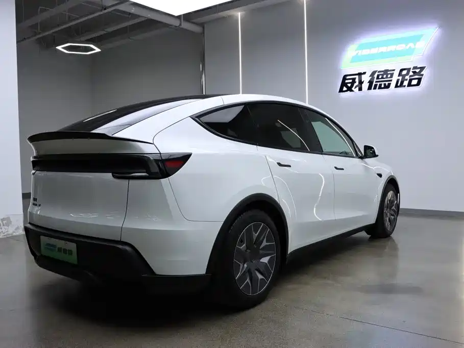 Tesla Model Y L 2025 2025 Facelift Long Range AWD