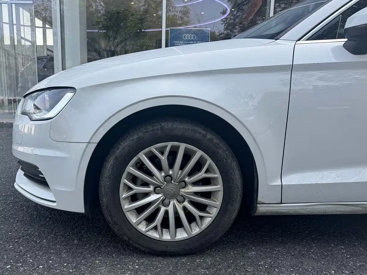 Audi A3 2016 Limousine 35 TFSI Progressive фото 5