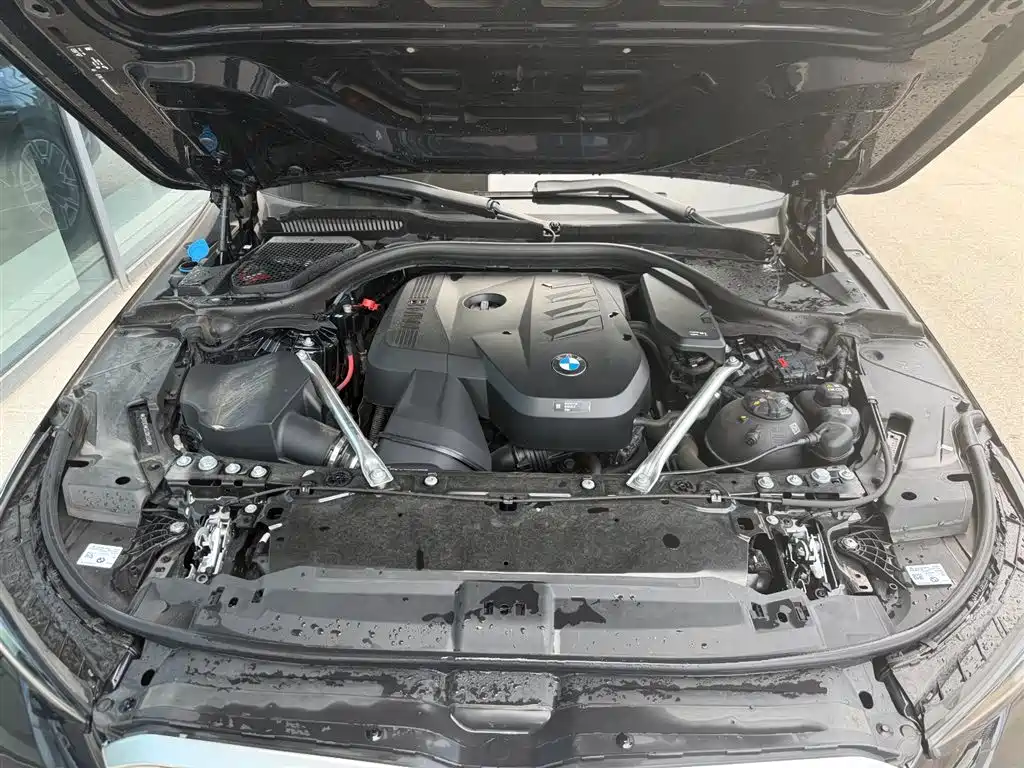 BMW 5 Series 2025 530Li Premium M Sport Package фото 12