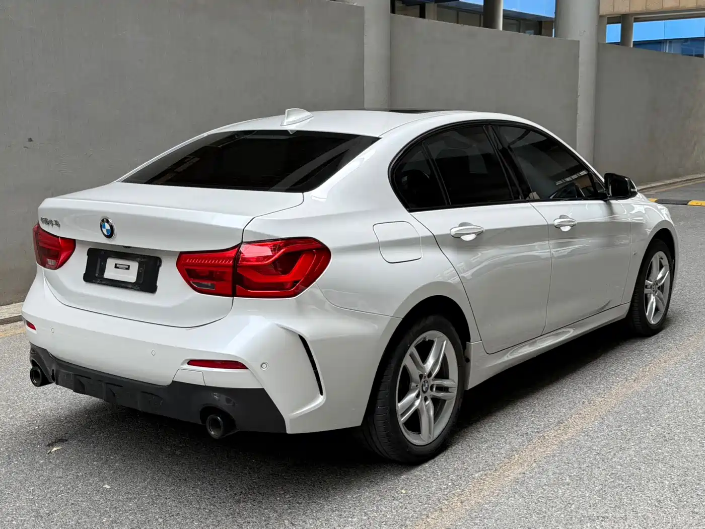 BMW 1 Series 2021 Facelift 120i M Sport Shadow Edition фото 4