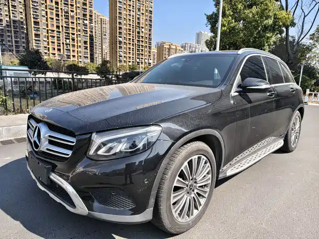 MERCEDES-BENZ GLC