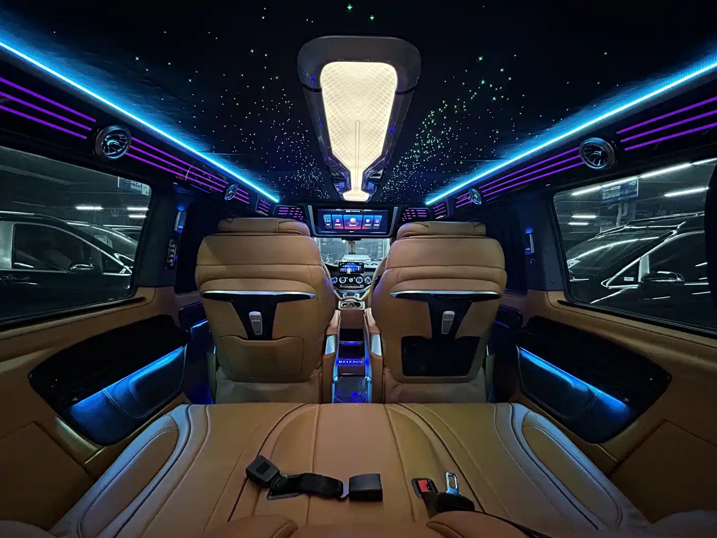 Mercedes-Benz Vito 2023 2.0T Business 7-Seater фото 20
