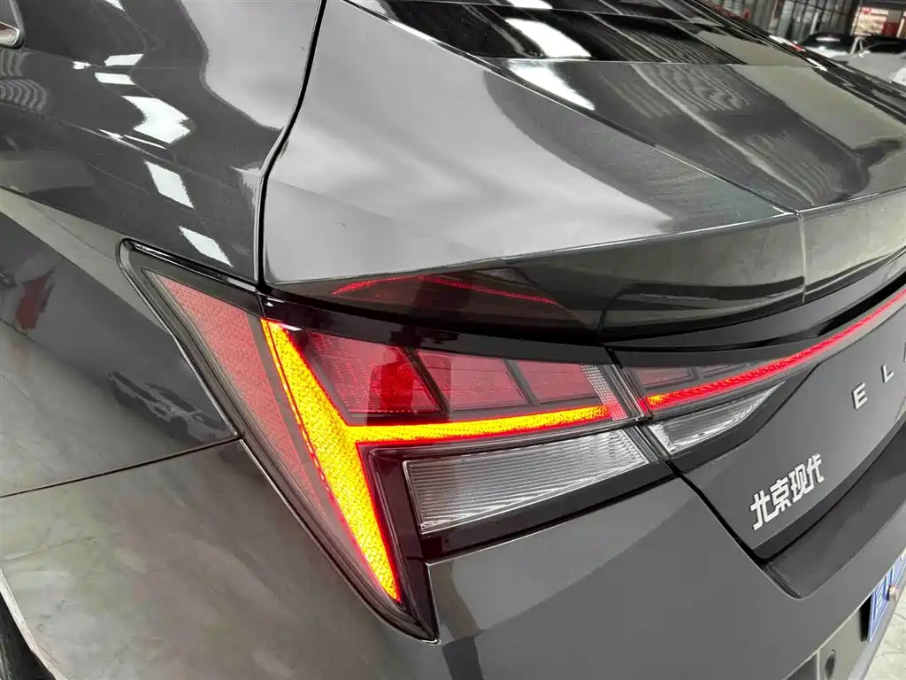 Hyundai Elantra 2023 1.5L CVT TOP Flagship Edition фото 18