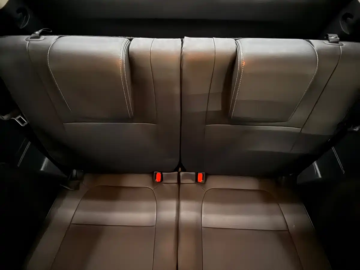 Mitsubishi Outlander 2021 Facelift 2.0L 2WD Premium Edition 7-Seater фото 18