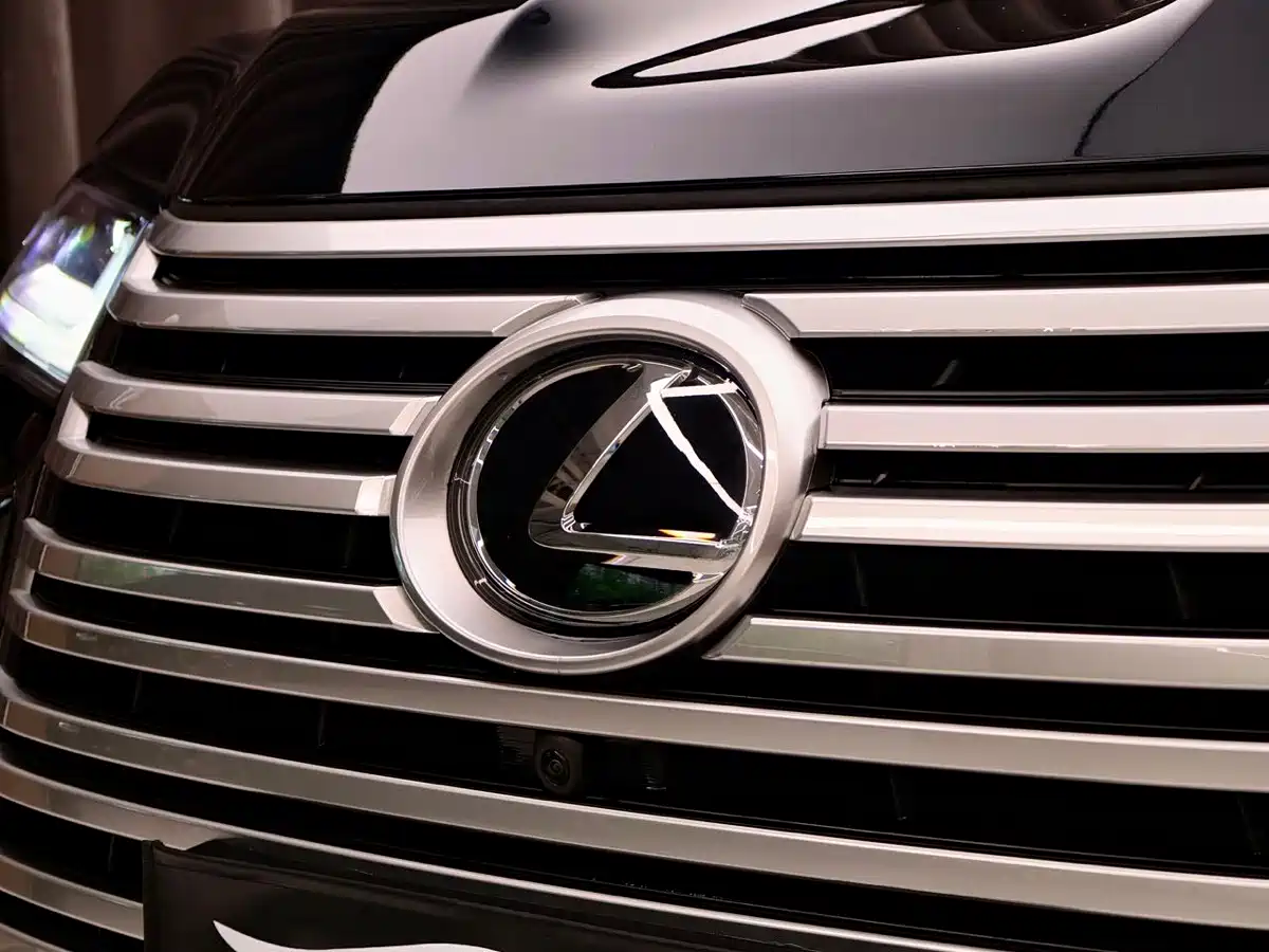 Lexus LX 2025 700h Boundary Edition фото 8
