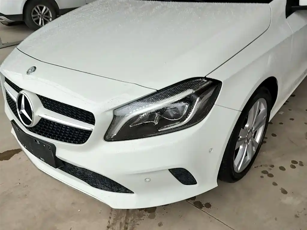 Mercedes-Benz A-Class (Import) 2016 A 200 Dynamic фото 24