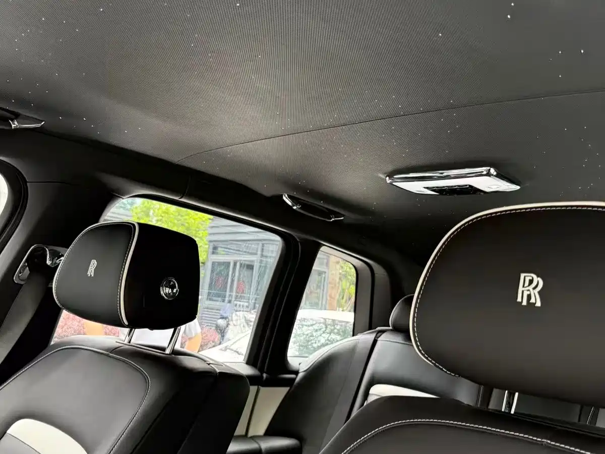 Rolls-Royce Cullinan 2025 2024 5-Seater
