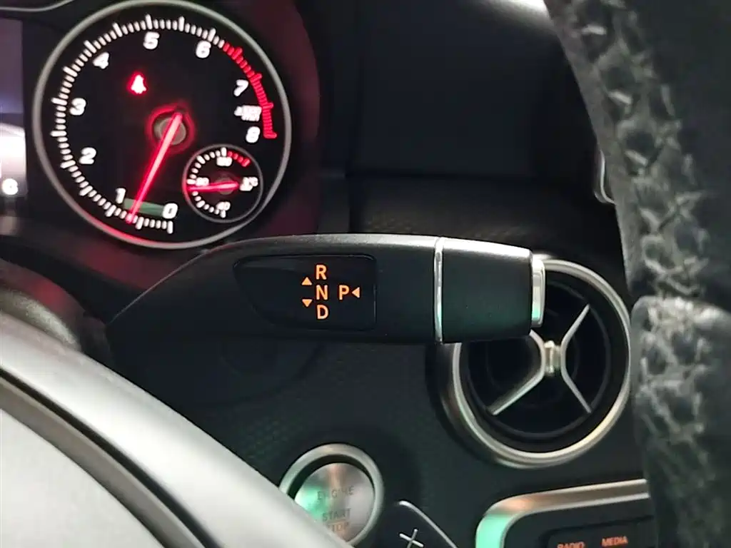 Mercedes-Benz A-Class (Import) 2016 A 200 Dynamic фото 14