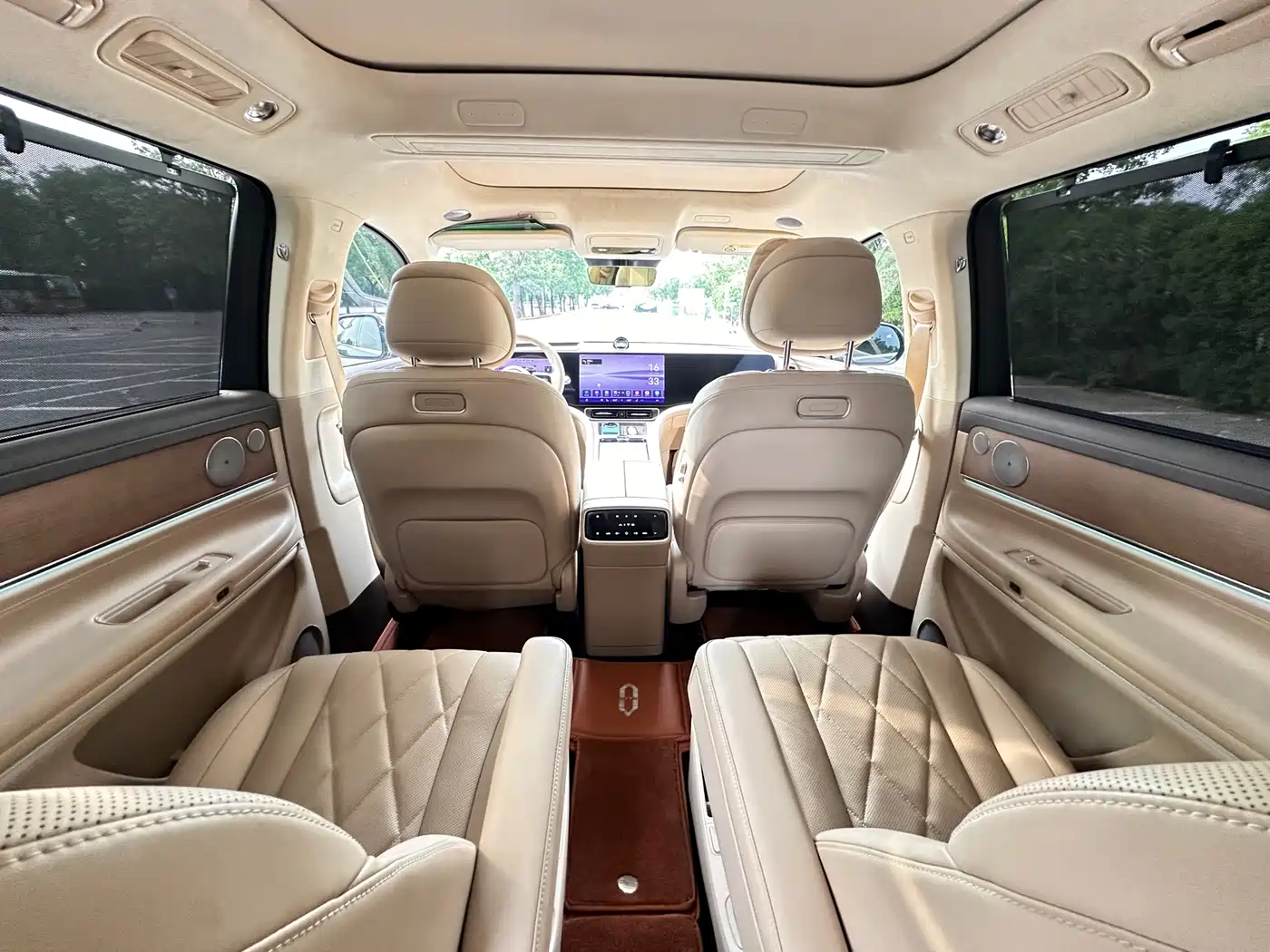 AITO Wenjie AITO M9 2024 Extended Range Ultra 42kWh 6-Seater фото 52