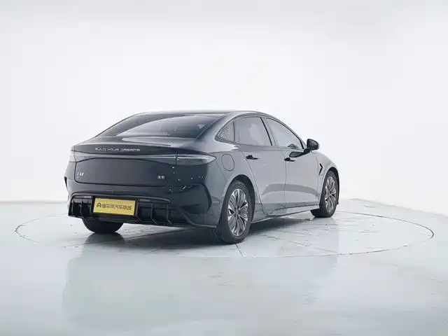 BYD Seal 2022 550km Standard Range RWD Elite фото 8