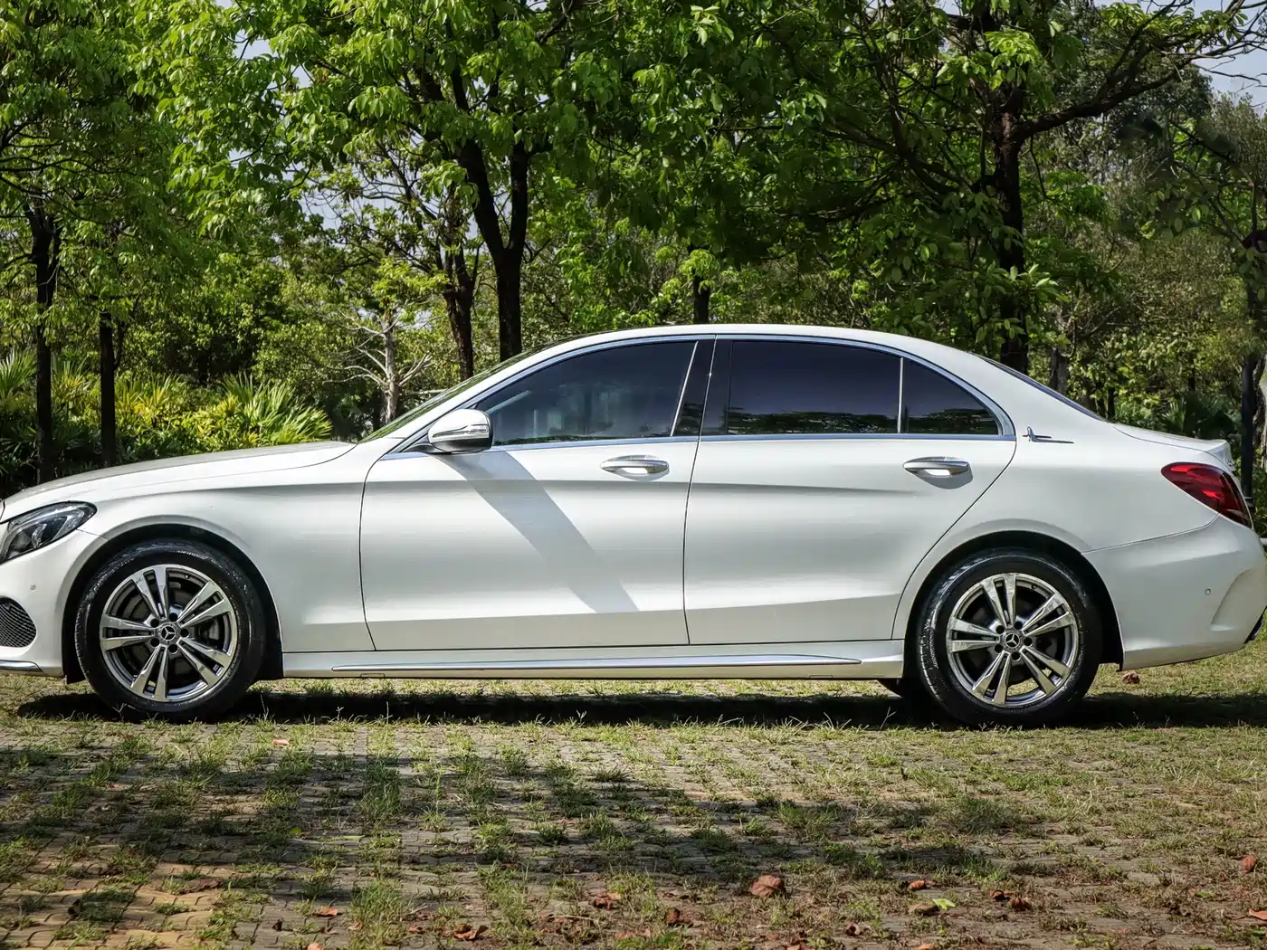 Mercedes-Benz C-Class 2017 C 200 L Sport фото 3