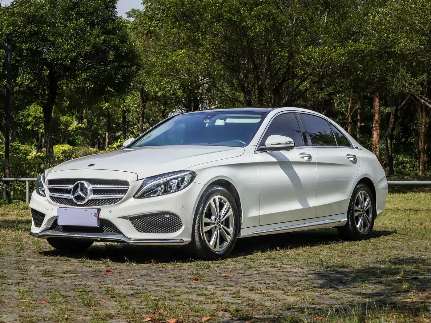 Mercedes-Benz C-Class 2017 C 200 L Sport фото 2