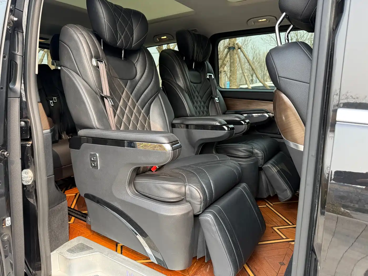 Mercedes-Benz V-Class 2022 V 260 L Long Wheelbase Prestige Edition фото 12