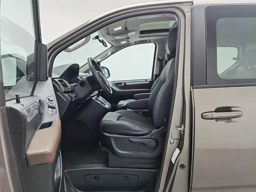 SAIC Maxus Maxus G10 2018 2018 PLUS 2.0T Automatic Elite Edition
