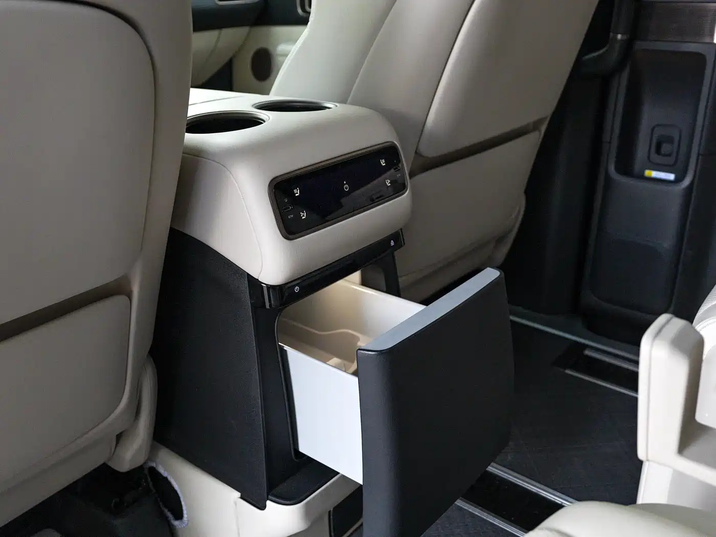Li Auto MEGA 2025 2025 Model Home Family Special Edition