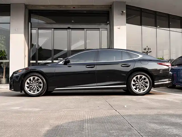 Lexus LS 2018 350 Luxury Edition China V — фото 4